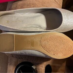 Like New Silver Glitter Dress Flats